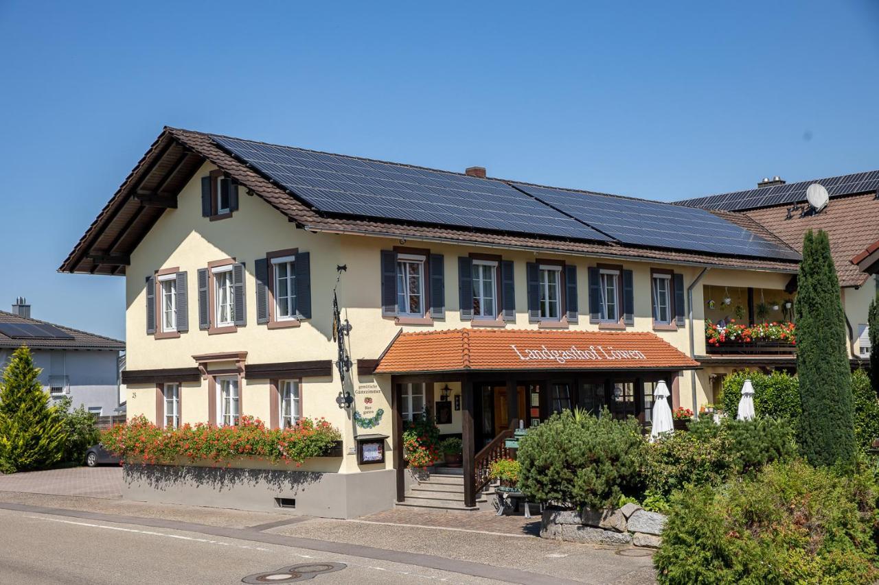 Landgasthof & Brauerei Loewen Sasbach Sasbach  Kültér fotó